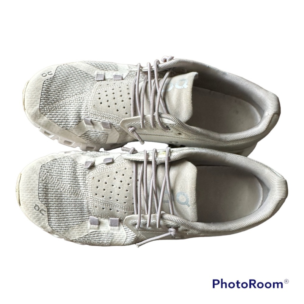 On Cloud Woman shoes